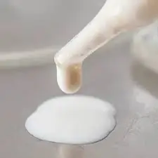 乳白色の水溶性CBD